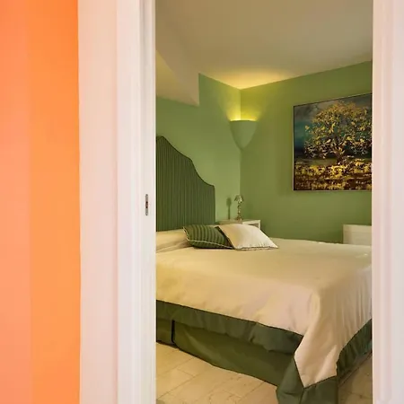 Piccolo Pevero Retreat